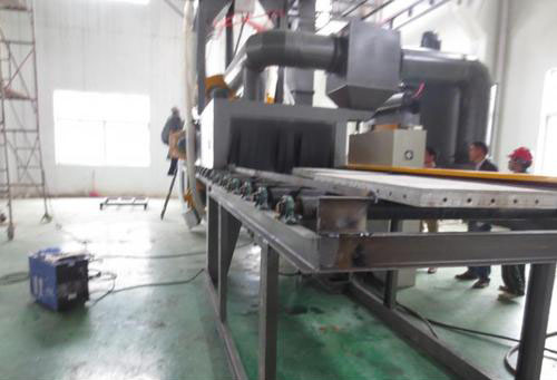 鋁膜板拋丸機(jī)，鋁膜板清理機(jī)翻新舊，去除水泥浮漿